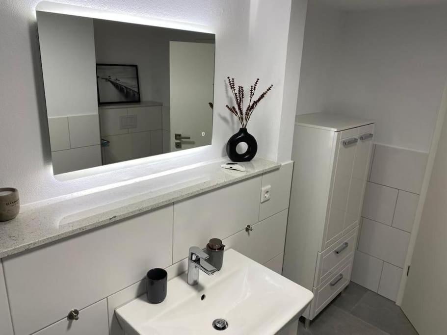 Ferienwohnung Hereinspaziert Вильгельмсхафен Экстерьер фото